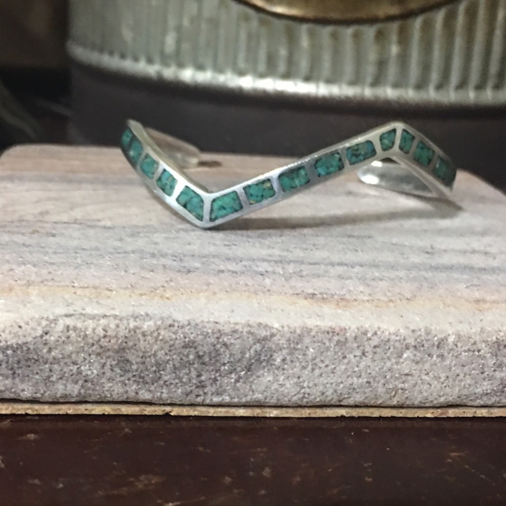 Zuni style point cuff bracelet